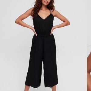 ARITZIA/WILFRED/ size small jumpsuit in navy blue